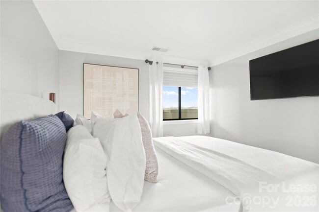 Building Photo - 4721 Morehead Rd