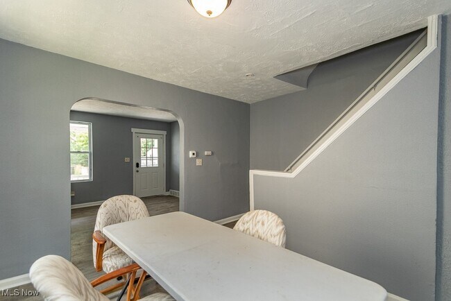 Building Photo - 3724 W 41st St