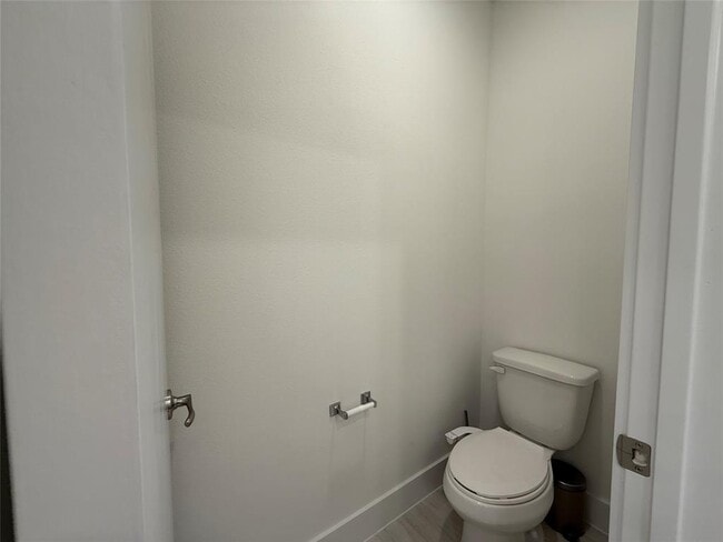 Building Photo - 9644 Habitat St