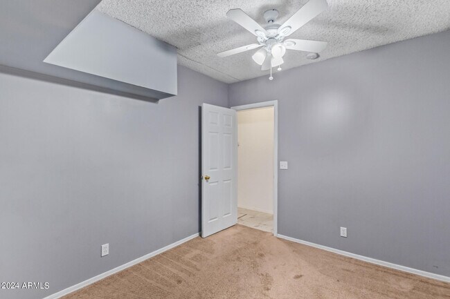 Building Photo - 8902 E Cholla St