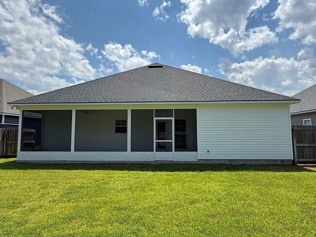Building Photo - Stylish 4-Bedroom Home with Screened Porch...