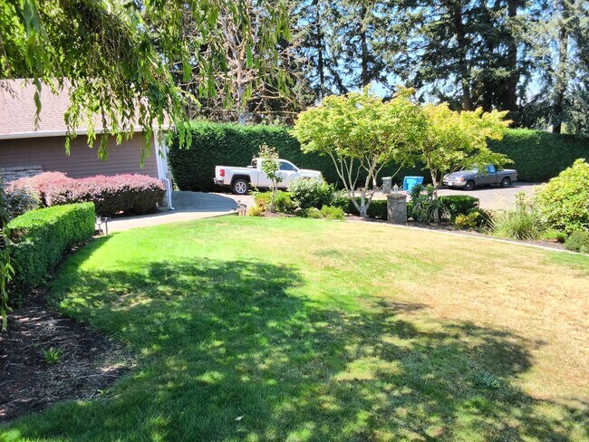 Building Photo - Edgewood Rambler