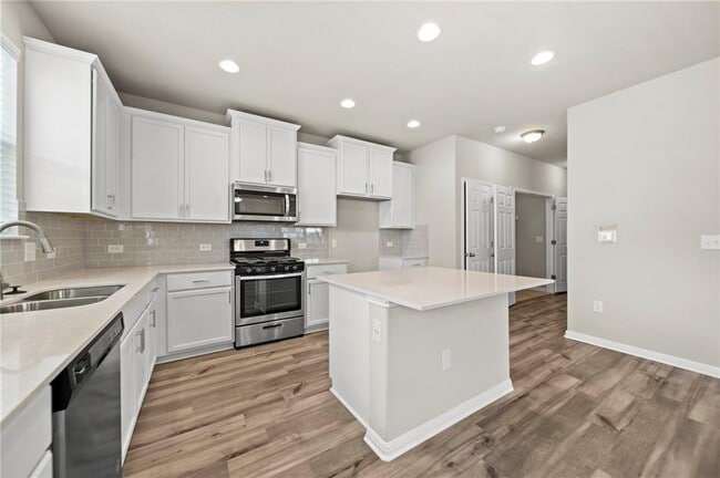Building Photo - 10025 Dawn Pearl Dr