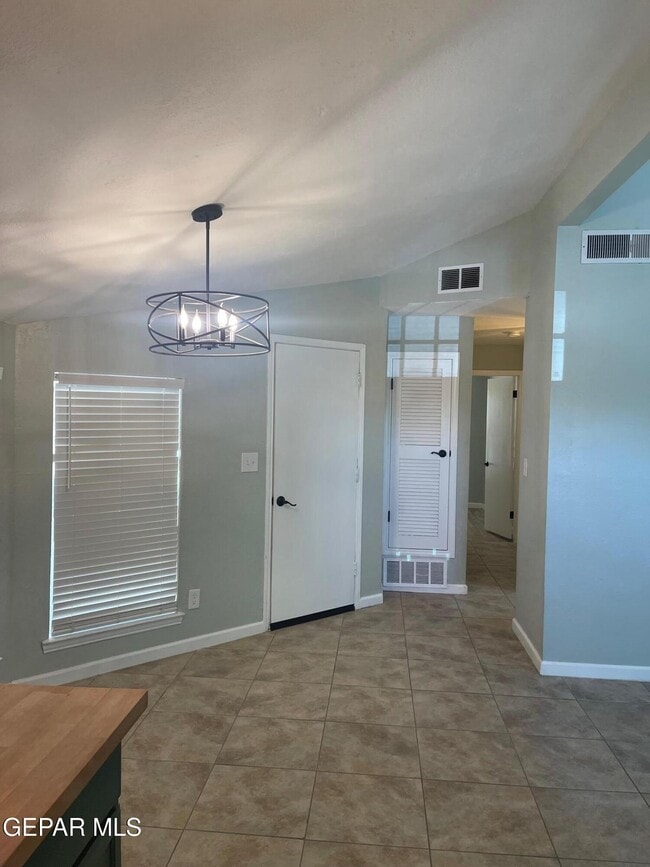 Building Photo - 1516 Greg Powers Dr