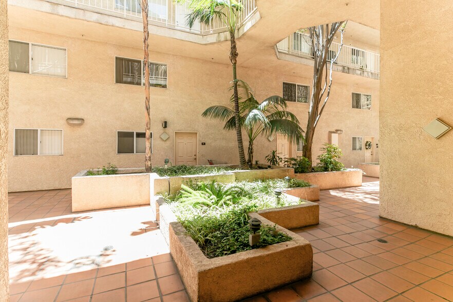 Building Photo - 15114 Sherman Way