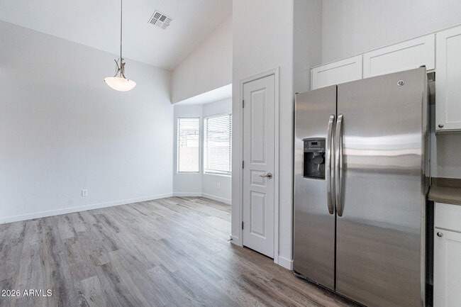 Building Photo - 24866 W Huntington Dr