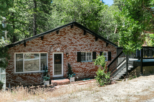 Building Photo - 32240 Fern Dr