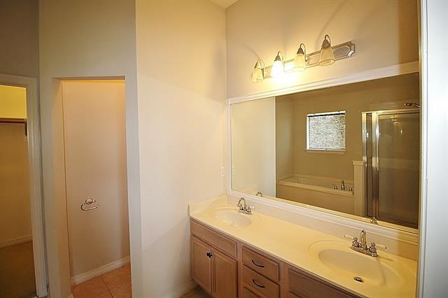 Building Photo - 809 Foxwood Ln