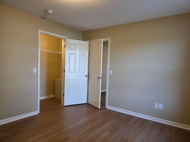 Building Photo - 1609 Bourland Ln