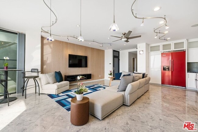 Building Photo - 3007 Ocean Front Walk