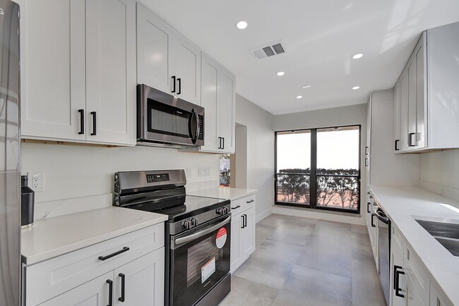 Building Photo - 21440 Campo Allegro Dr