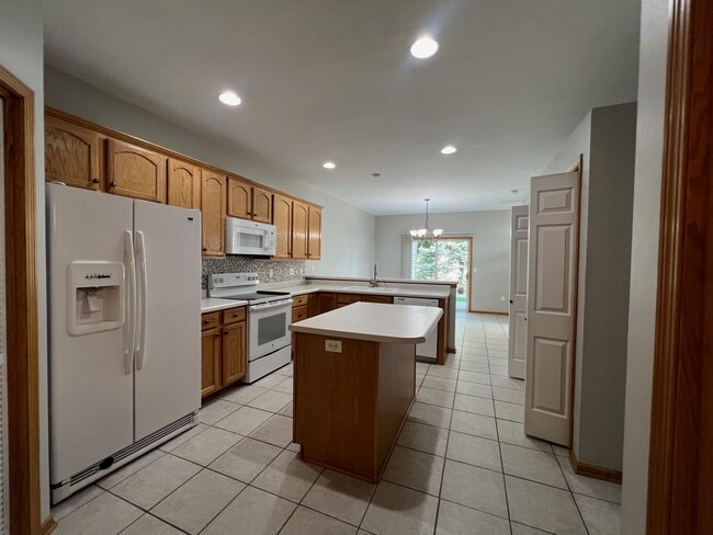 Building Photo - 277 S 79th St
