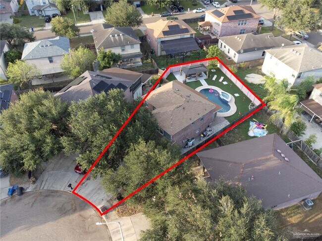 Building Photo - 32 Robin Ave