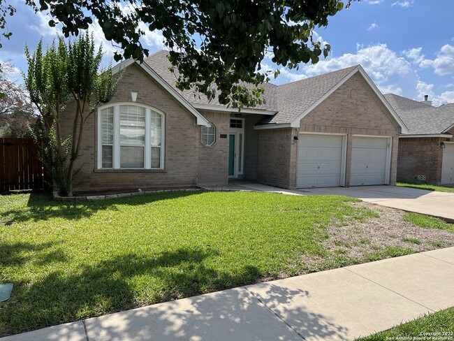 Building Photo - 6114 Oakwood Trail
