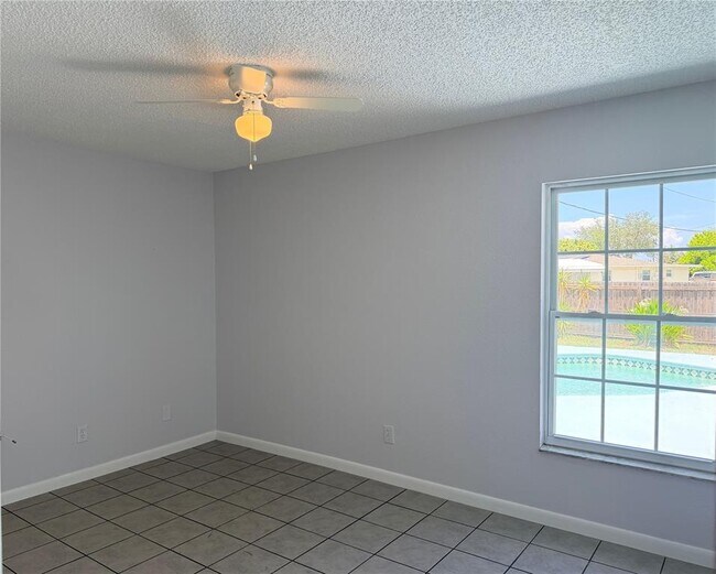 Building Photo - 208 Flamingo Dr