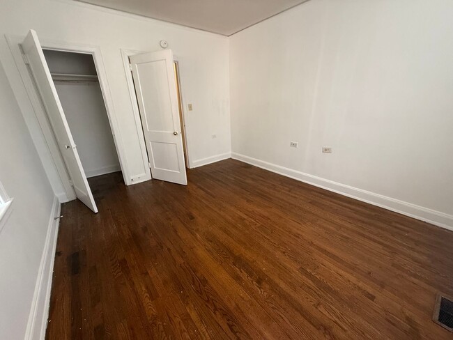 Building Photo - One bedroom Condo coming soon in Heathwood...