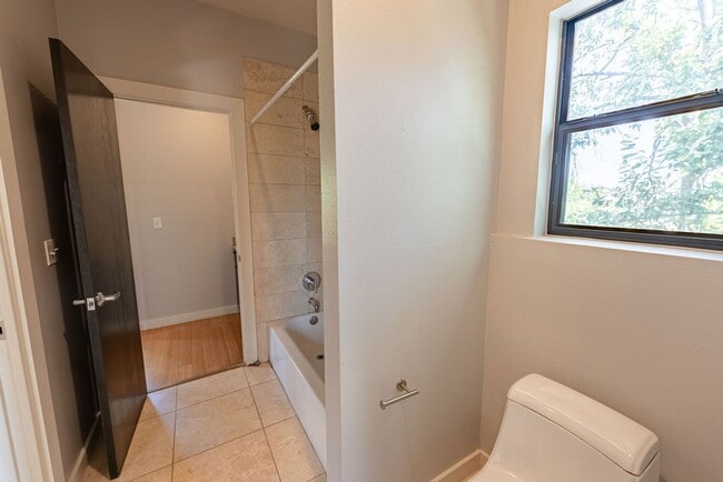 Building Photo - 308 Terrace Dr