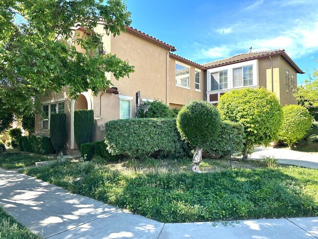 Building Photo - Spacious Home in Prime Turlock Location