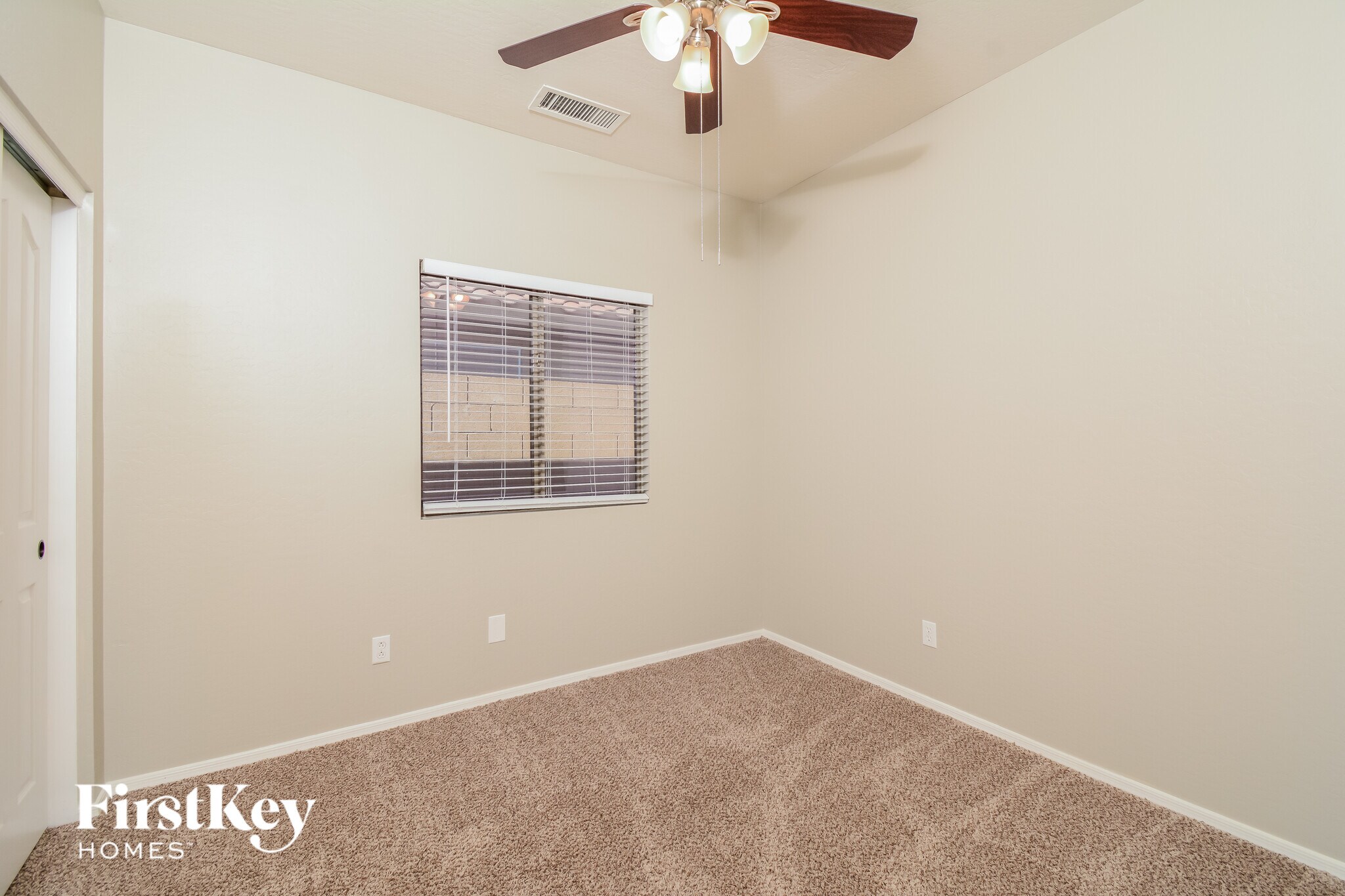 Building Photo - 12918 W Columbine Dr