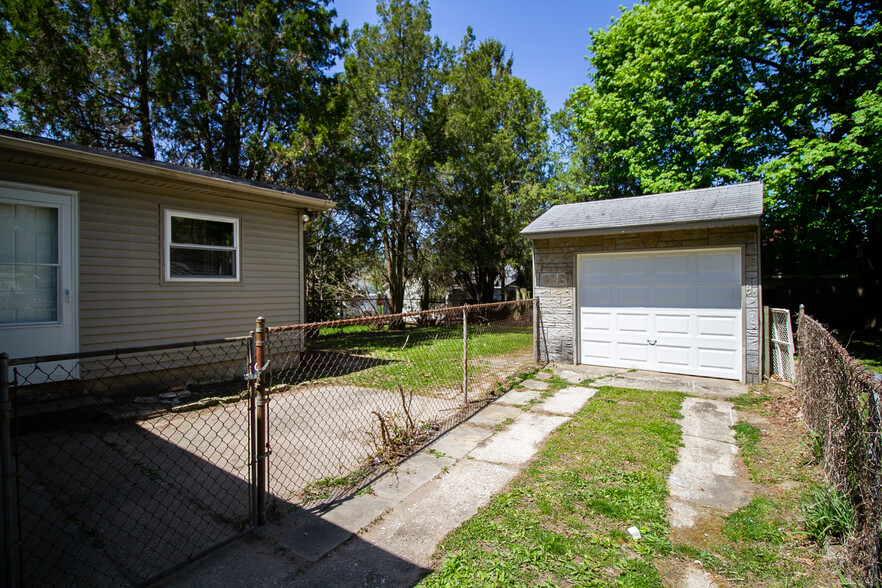 Building Photo - 1732 Talbot St
