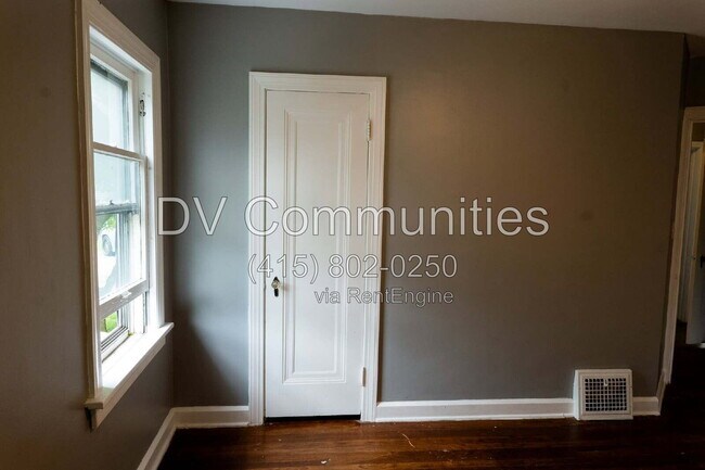 Building Photo - 1504 Sherbrook Rd