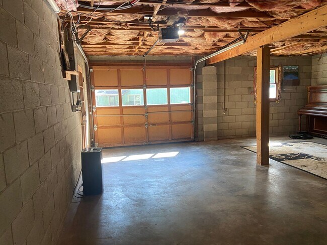 Building Photo - 3 Bedroom, 2 Bathroom House in Lewisville!