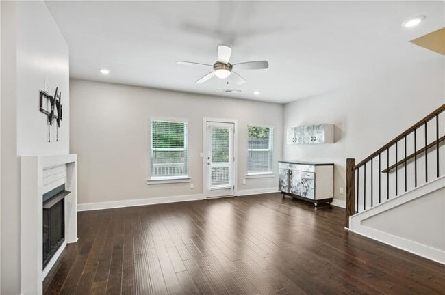 Building Photo - 1339 Callahan Cv