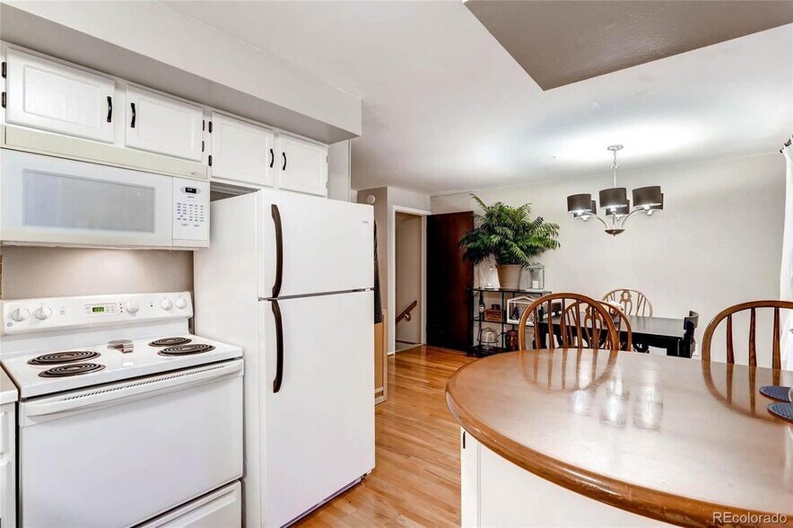 Building Photo - 5060 E Hinsdale Pl