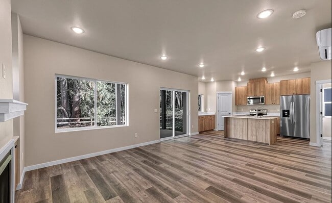 Building Photo - $500 Off 1st Month's Rent! Welcome to the ...