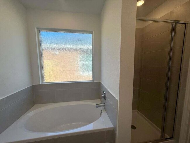 Building Photo - 577 Sormonne Lp