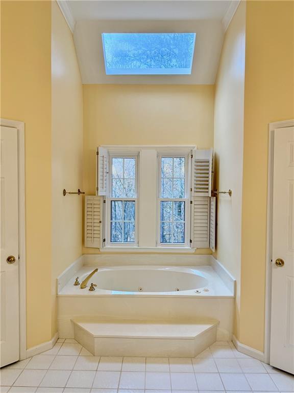 Building Photo - 5450 Heathridge Terrace