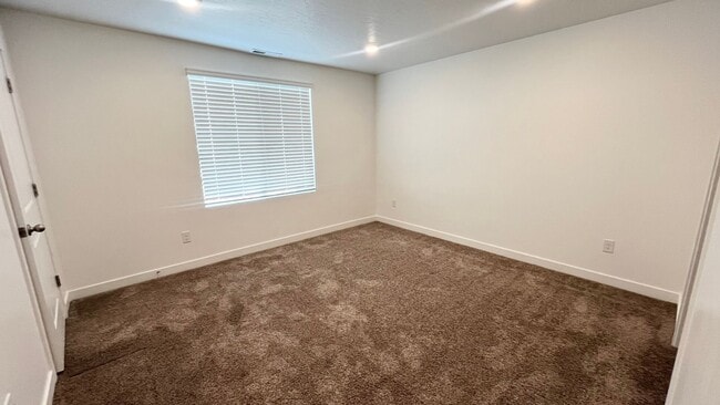 Building Photo - 3 Bedroom/2 Bathroom home in Saratoga Springs