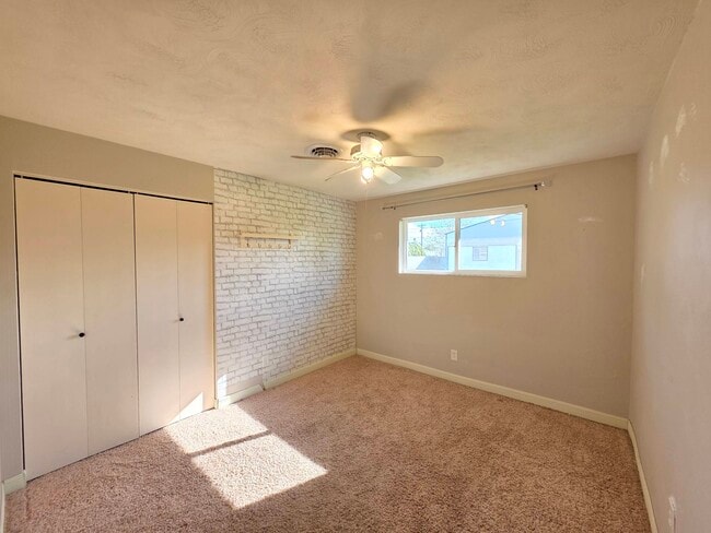 Building Photo - 1601 S Yelm St