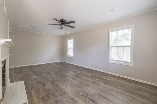 Building Photo - Charming 2-Story Home in Tech Terrace!