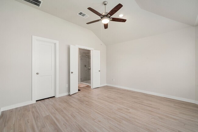 Building Photo - 21670 Wave Holw Dr