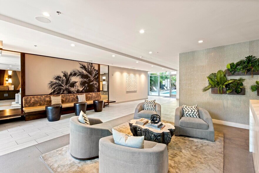 Building Photo - 889 Date St