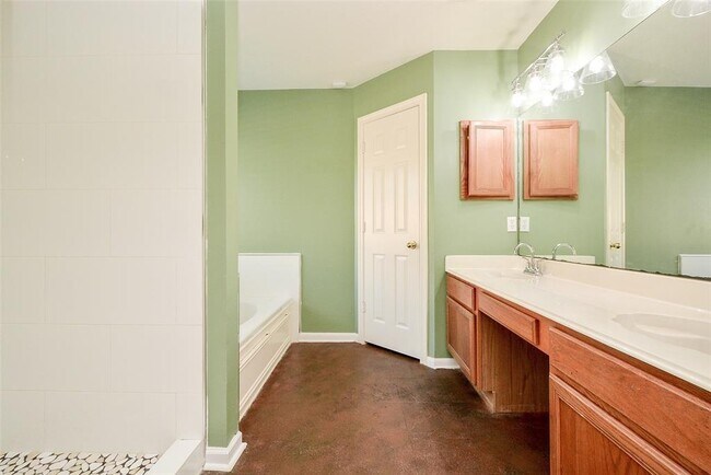 Building Photo - 22823 Williamschase Dr