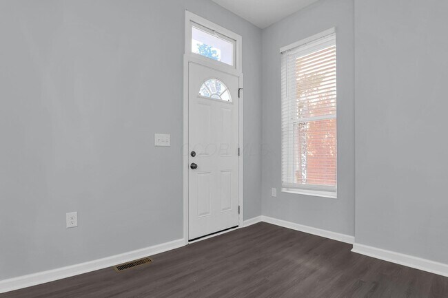 Building Photo - 42 King Ave
