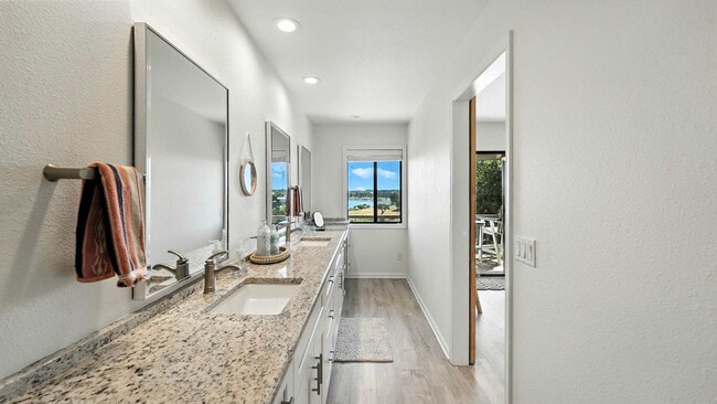 Building Photo - 1240 Canyon Springs Dr