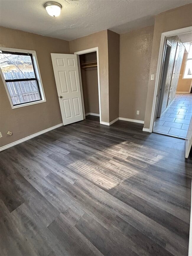 Building Photo - 2906 NW Euclid Ave