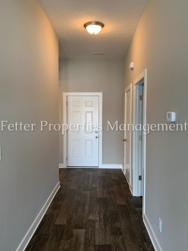 Building Photo - Gorgeous 3 Bedroom Home!