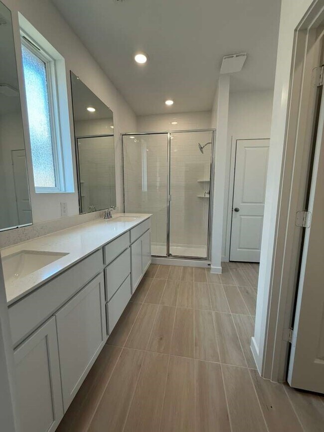 Building Photo - 27326 Sweetwater Bay Dr