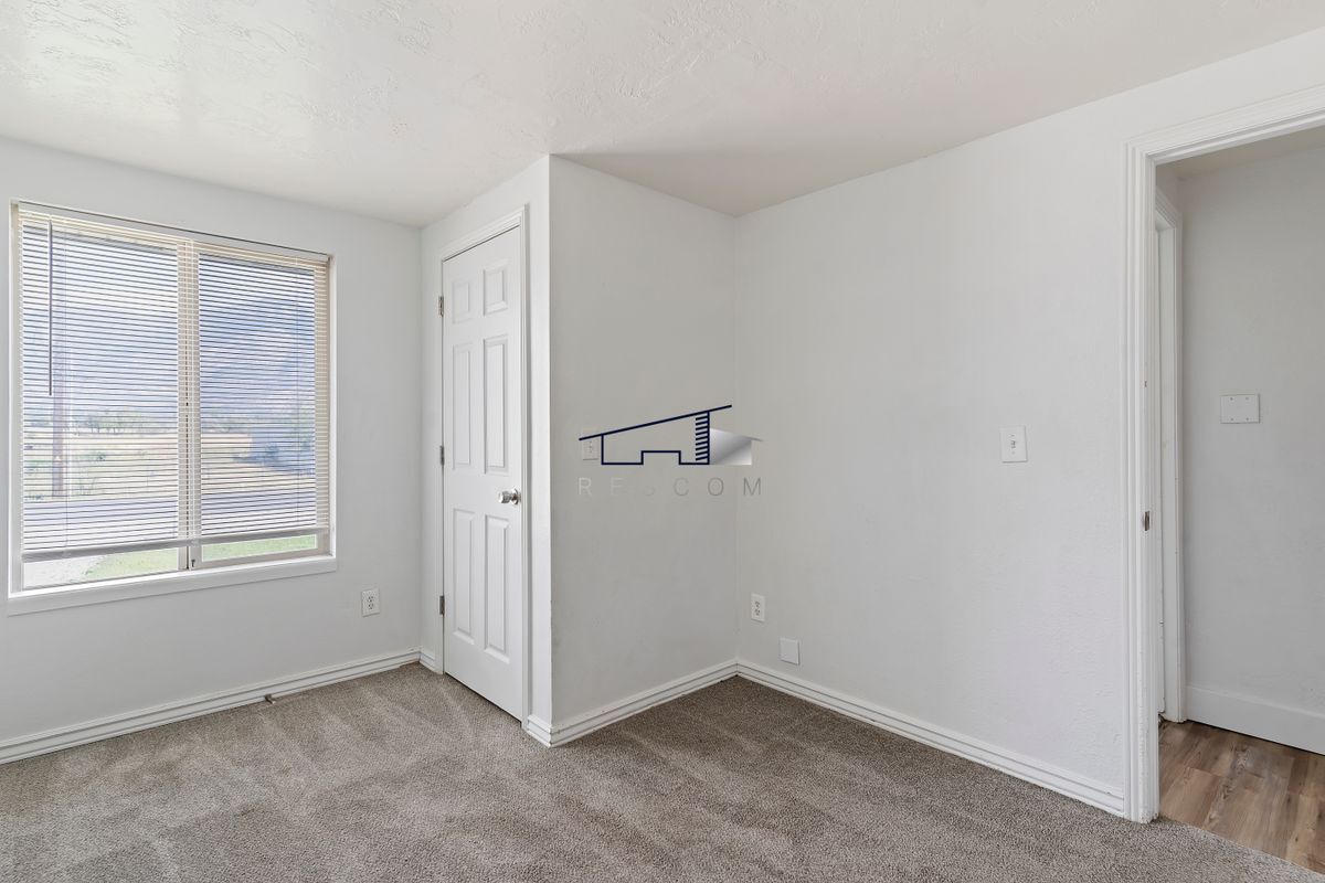 Building Photo - 1721 750 W St