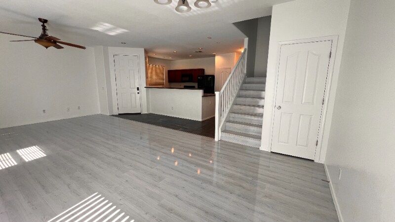 Primary Photo - 1436 N 80th Dr