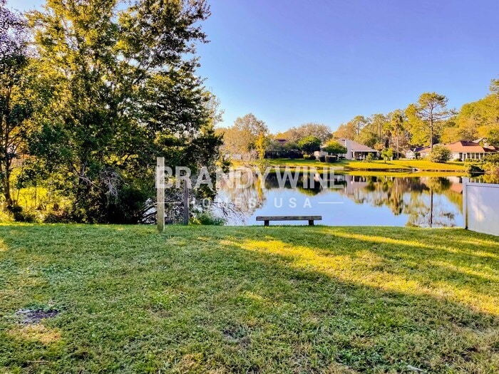 Building Photo - 13550 Valbuena Ct