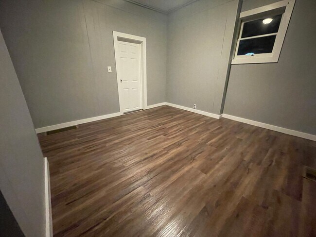 Building Photo - 159 Main St