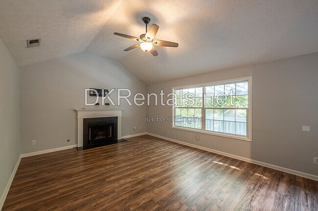 Building Photo - 114 Eagle Glen Dr