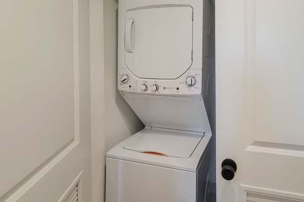 Building Photo - 2234 N Bissell St