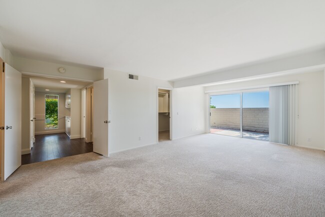 Building Photo - 86 Cottonwood Cir