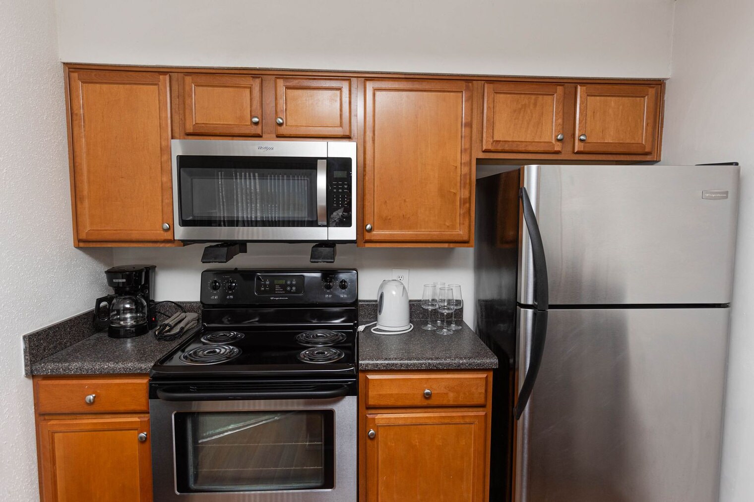Building Photo - 915 Cameo Dr